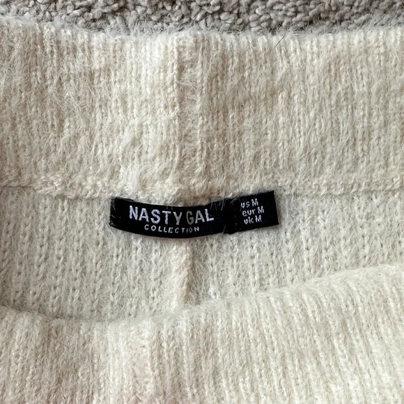 Cozy Cream Sweater and Shorts F-Off Set - Picture 3 of 6